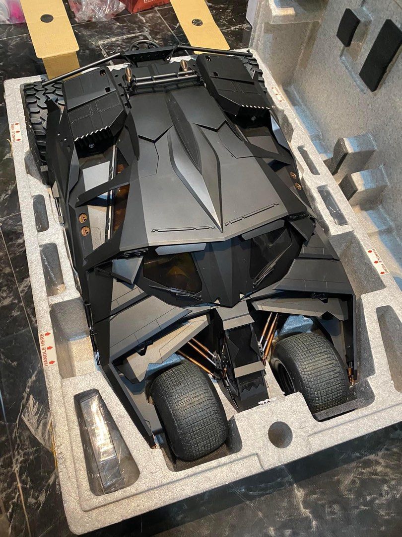 hot_toys_batmobile_tumbler_1710271329_b953604a_progressive Hot Toys Tumbler Batmobile