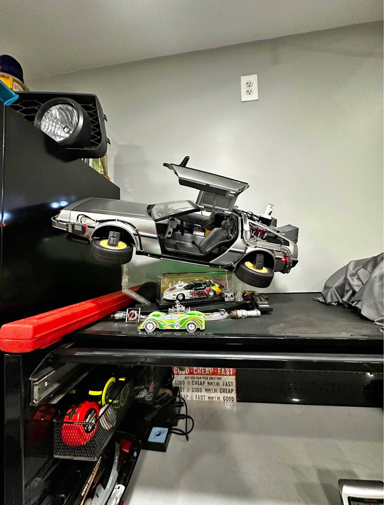 IMG_3537 2 Hot Toys Back to the Future Part II DeLorean