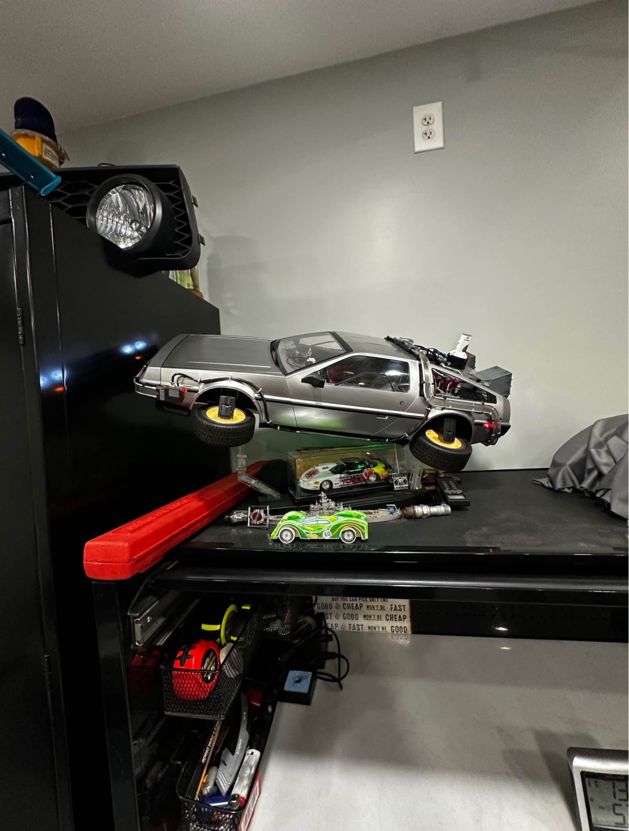 IMG_3538 2 Hot Toys Back to the Future Part II DeLorean