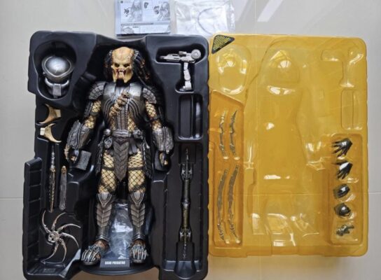 Hot Toys Scar Predator