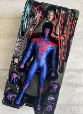 Hot Toys Spider-Man 2099