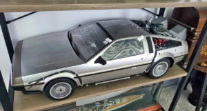 Hot Toys Back to the Future 3 Delorean